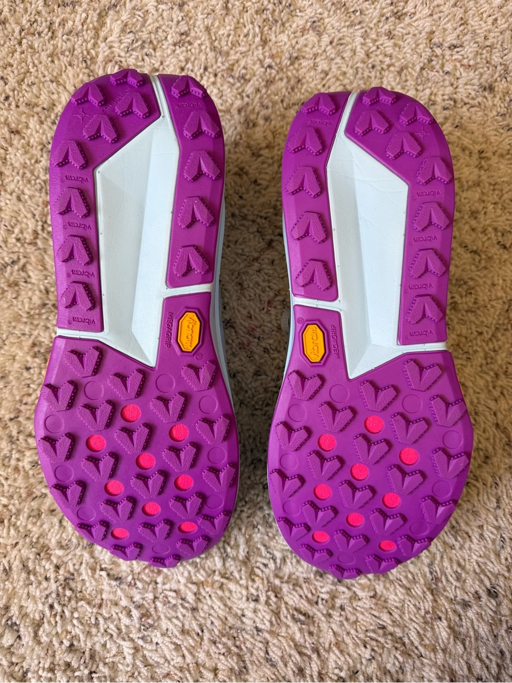 Nike Zegama Trail 2 in Women’s 9.5, Men’s 8 - Picture 9 of 14